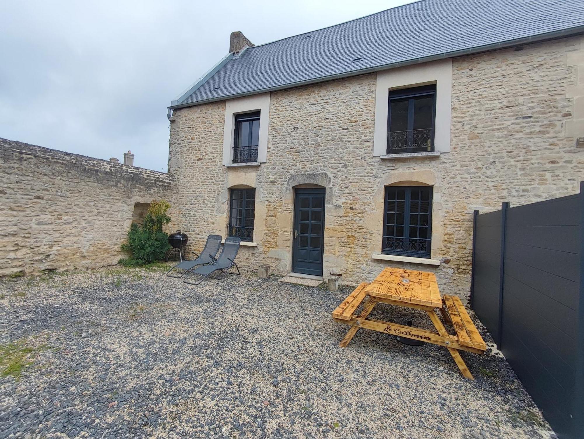 Le Domaine De La Gentilhommiere Situee Entre Bayeux Et Arromanches Les Bains Manvieux Kültér fotó